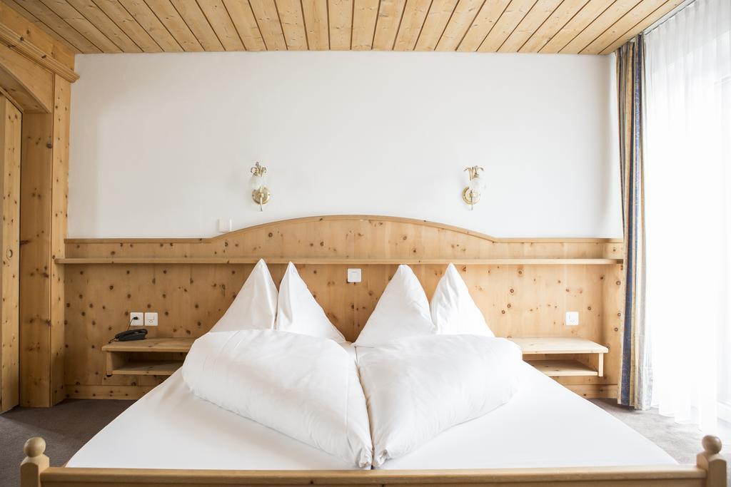 Hotel Filli Scuol Εξωτερικό φωτογραφία